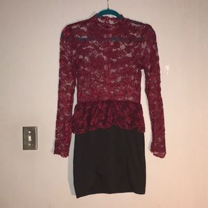 Sexy lace dress with peplum, zip back w/buttons. M